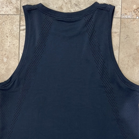 Lululemon Train To Be Tank - Picture 7 of 7